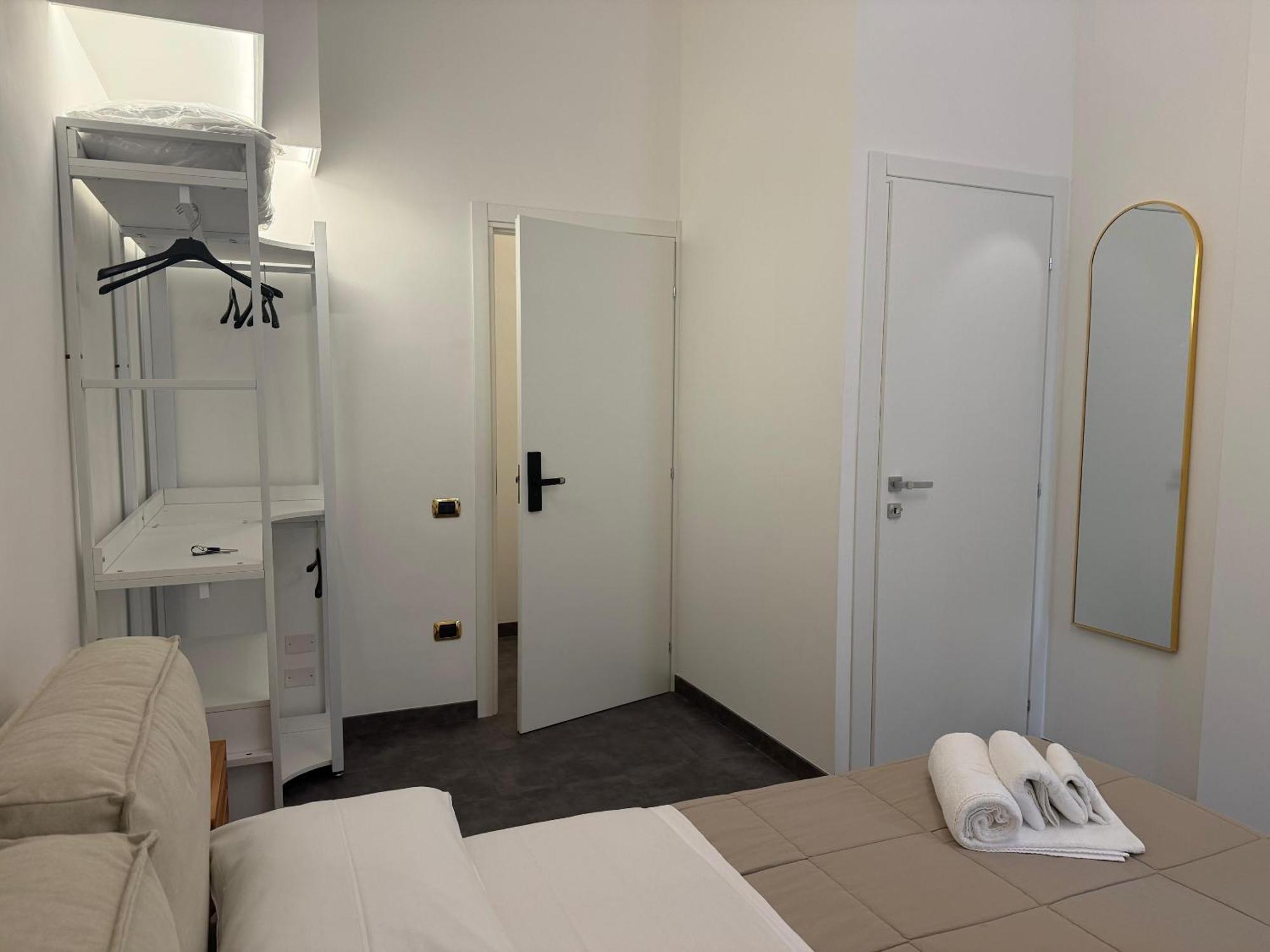 Holiday Guesthouse Салерно Экстерьер фото